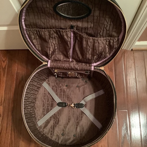 Henri bendel wheelie hat box - Picture 3 of 6